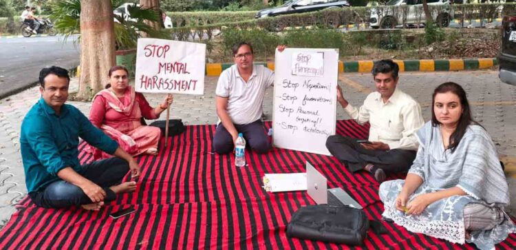 गुरु जंभेश्वर विश्वविद्यालय के अध्यापकों का धरना चौदहवें दिन भी जारी