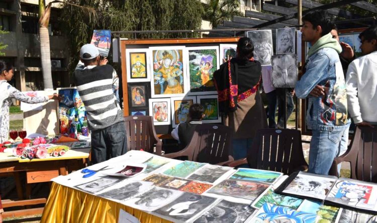 पोस्ट ग्रेजुएट गवर्नमेंट कॉलेज, सेक्टर-46 में ‘कारीगरी से कारोबारी’ फेस्ट का आयोजन