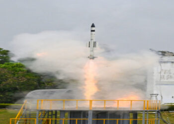 भारत ने किया स्वदेशी वर्टिकली-लॉन्च्ड शॉर्ट-रेंज सरफेस-टू-एयर मिसाइल का सफल परीक्षण