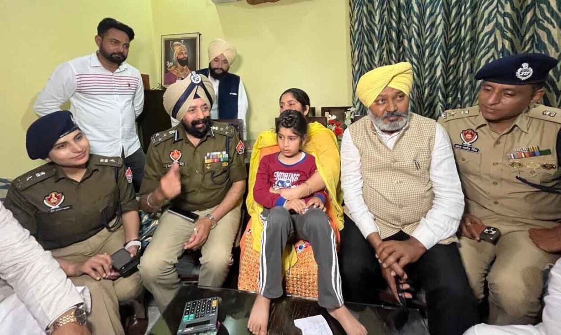 Cabinet Minister Harpal Singh Cheema Hands Over Rescued Child to Parents in Ludhiana; Punjab Government, Police Lauded for Swift Action