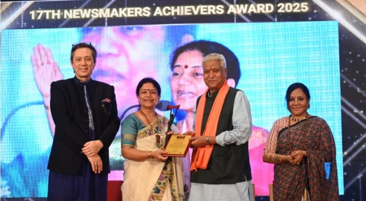 डॉ. नंदिता पाठक को मिला ‘न्यूज़ मेकर्स अचीवर्स अवार्ड 2025’, डॉ. नंदिता ने यह सम्मान श्रद्धेय भारत रत्न नानाजी देशमुख जी को किया समर्पित