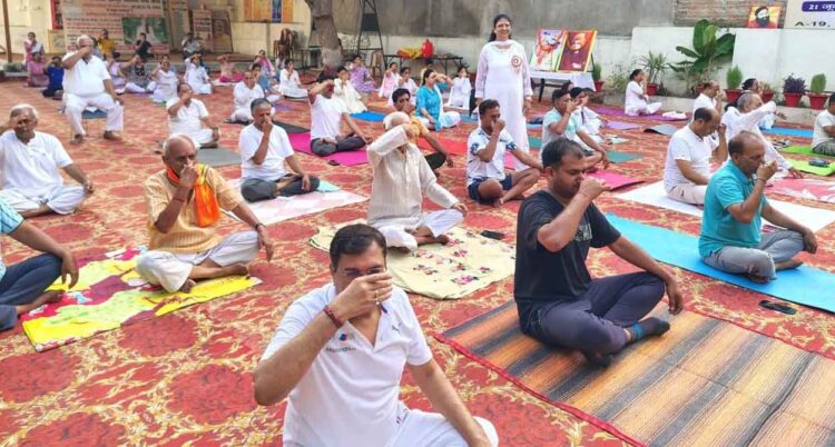 भारत विकास परिषद ने मनाया योग दिवस, योग की परंपरा और दर्शन पर हुआ विशेष व्याख्यान