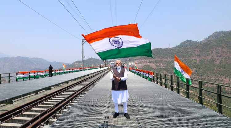 भारत में अत्यधिक गरीबी में ऐतिहासिक गिरावट: 11 वर्षों में करोड़ लोग गरीबी रेखा से बाहर निकले – विश्व बैंक रिपोर्ट