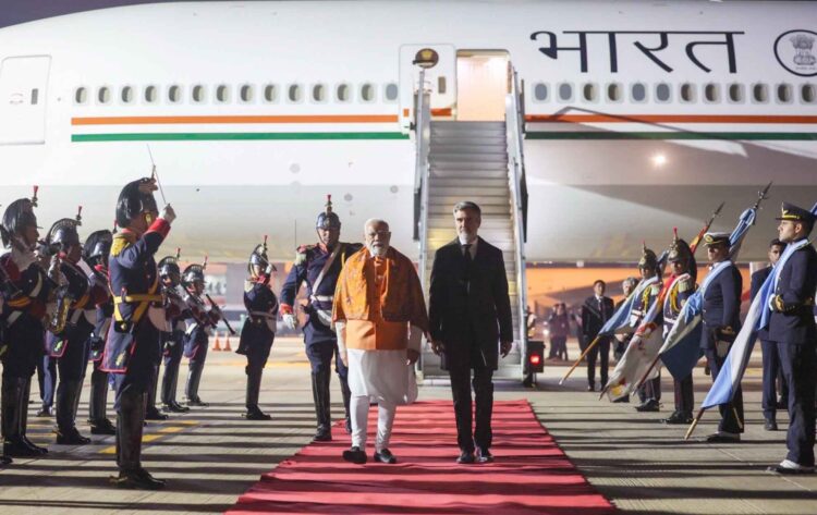 57 वर्षों में पहली द्विपक्षीय यात्रा पर अर्जेंटीना पहुंचे प्रधानमंत्री मोदी, संबंधों के नए अध्याय की उम्मीद