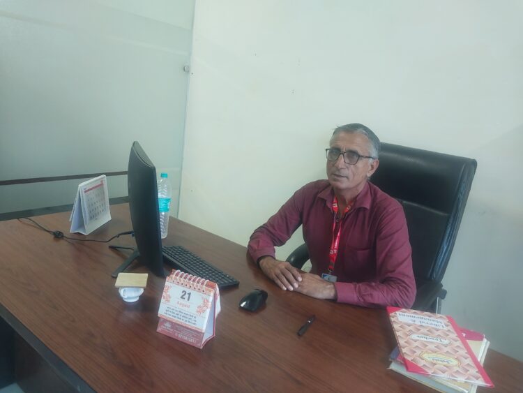 डॉक्टर दयानंद कादयान, प्रोफेसर जनसंचार एवं पत्रकारिता विभाग,