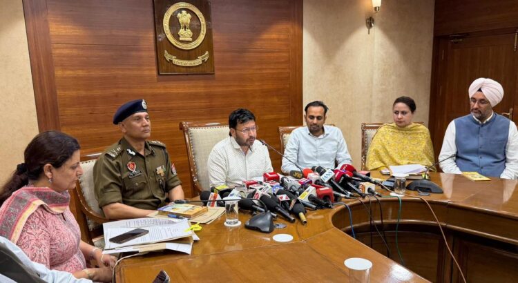 मध्य पूर्व संकट: युद्ध के बीच फंसे पंजाबियों की सुरक्षित वापसी के लिए पंजाब सरकार ने जारी किए 24×7 हेल्पलाइन नंबर, केंद्र से मांगा सहयोग