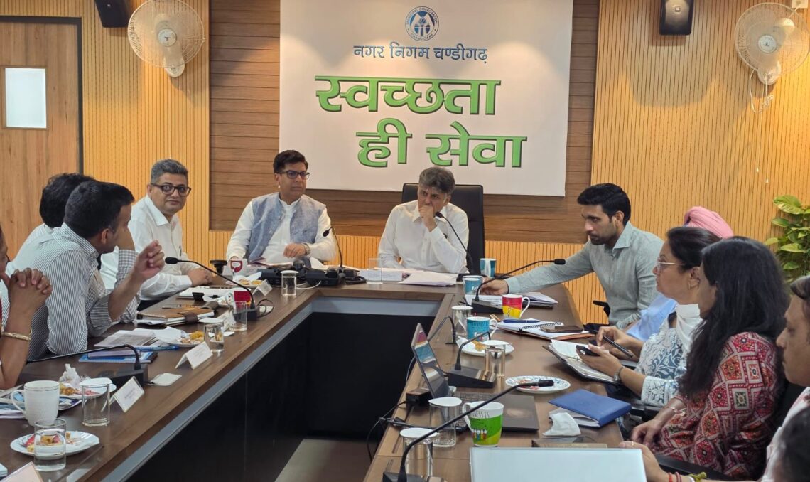 MP Manish Tewari Orders Immediate Water Audit and Reviews Vending Zones at Chandigarh District Advisory Meeting