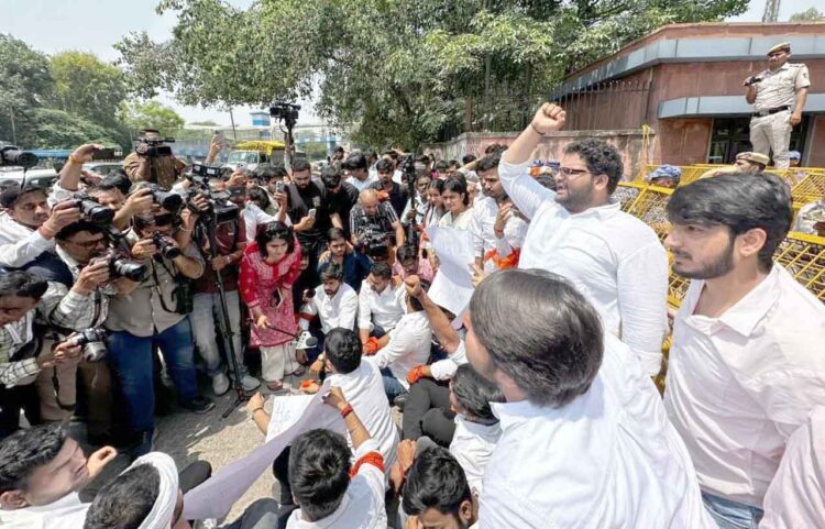 ABVP Stages Massive Protest Outside NTA Headquarters Over NEET-UG Paper Leak; Activists Demand Strict Anti-Leak Laws