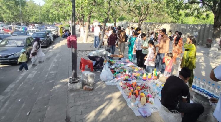 Rock Garden remain clogged with illegal stalls, Municipal Corporation Chandigarh Issues 115 Challans in Anti-Encroachment Drive