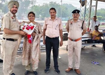 भाजपा प्रदेश अध्यक्ष डॉ. अर्चना गुप्ता ने हाइड्रोजन ट्रेन के शुभारंभ को बताया ऐतिहासिक, कांस्टेबल जगरूप सिंह को किया सम्मानित