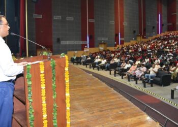 डीसीआरयूएसटी के दीक्षारंभ कार्यक्रम में कुलगुरु का आह्वान: केवल डिग्री नहीं, विकसित भारत के निर्माण का संकल्प लें विद्यार्थी