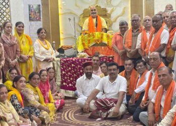 सेक्टर-41 दुर्गा मंदिर में दिव्य गौ कथा का आयोजन, श्रद्धालुओं ने लिया गौ संरक्षण का संकल्प