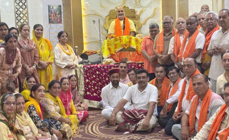 सेक्टर-41 दुर्गा मंदिर में दिव्य गौ कथा का आयोजन, श्रद्धालुओं ने लिया गौ संरक्षण का संकल्प