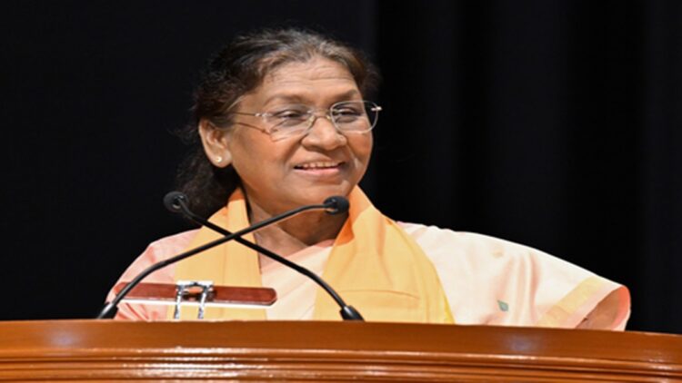 सोशल मीडिया पर केवल जानकारी नहीं, जनता की चिंताओं को भी सुनें : राष्ट्रपति द्रौपदी मुर्मू