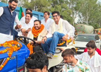 झज्जर पहुंचने पर भाजपा युवा मोर्चा के प्रदेश अध्यक्ष अक्षित दहिया का भव्य स्वागत