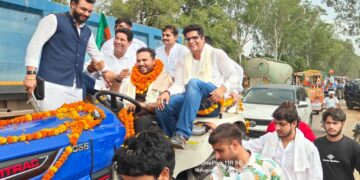 झज्जर पहुंचने पर भाजपा युवा मोर्चा के प्रदेश अध्यक्ष अक्षित दहिया का भव्य स्वागत