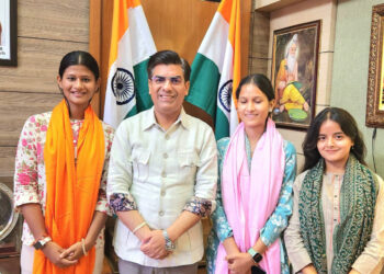 पीजीजीसीजी-11 छात्र संघ चुनाव में एबीवीपी की जीत, मेयर सौरभ जोशी ने विजेता छात्र नेताओं को किया सम्मानित