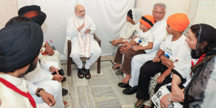केंद्रीय गृह मंत्री अमित शाह ने परविंदर सिंह झोटा के परिवार से की मुलाकात